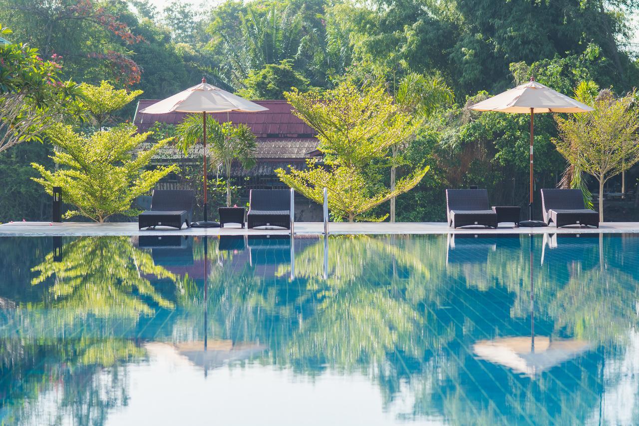 Hotel The Peak à Chanthaburi Extérieur photo